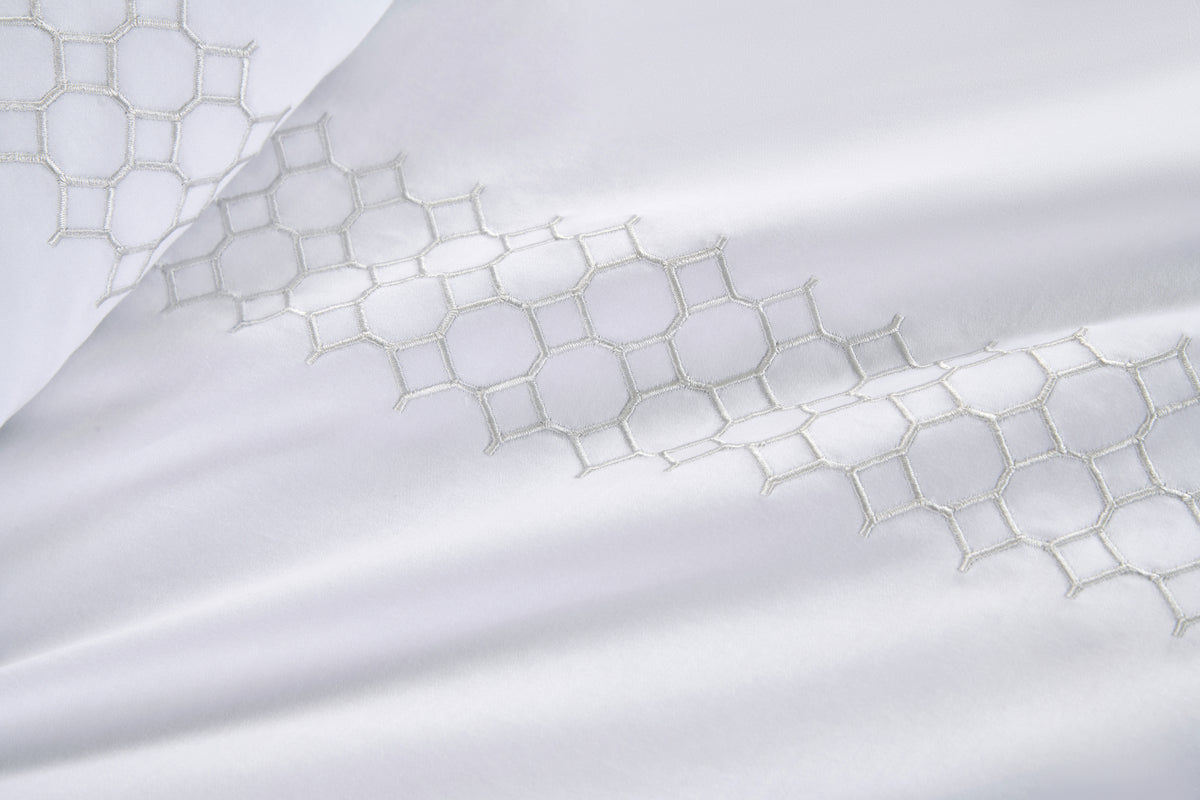 HONEYCOMB EMBROIDERED DUVET COVER SET - WHITE/SILVER