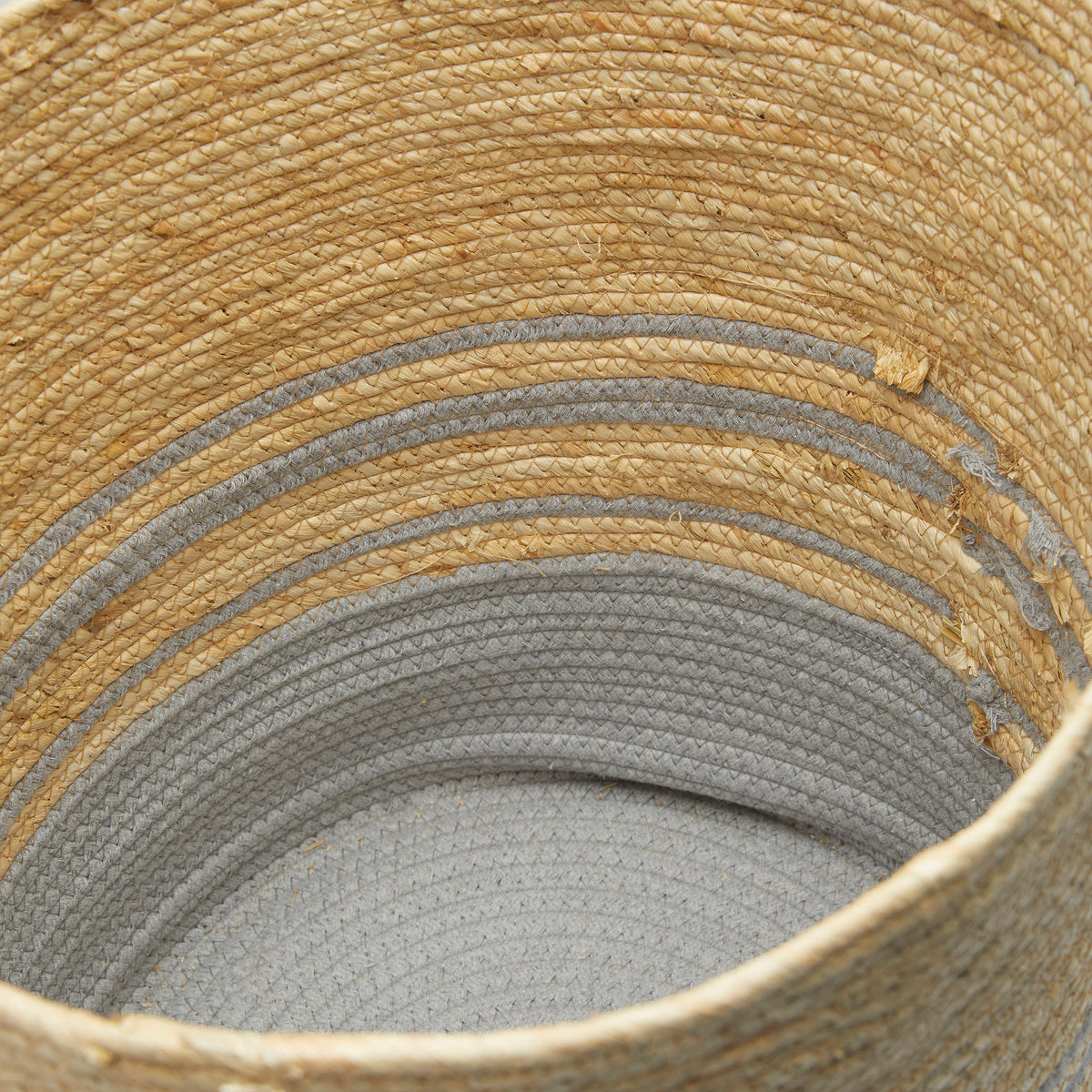 DWELL GREY WEAVE SEAGRASS BASKET SMALL (BEIGE/GREY) 35x35x43cm / Beige/Grey