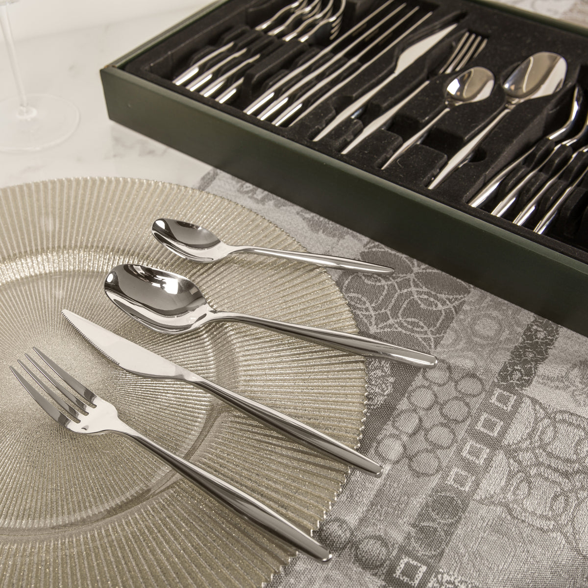 SET OF 24 CUTLERY STEEL 18/0 GAMMA SILVER S/24 / SILVER