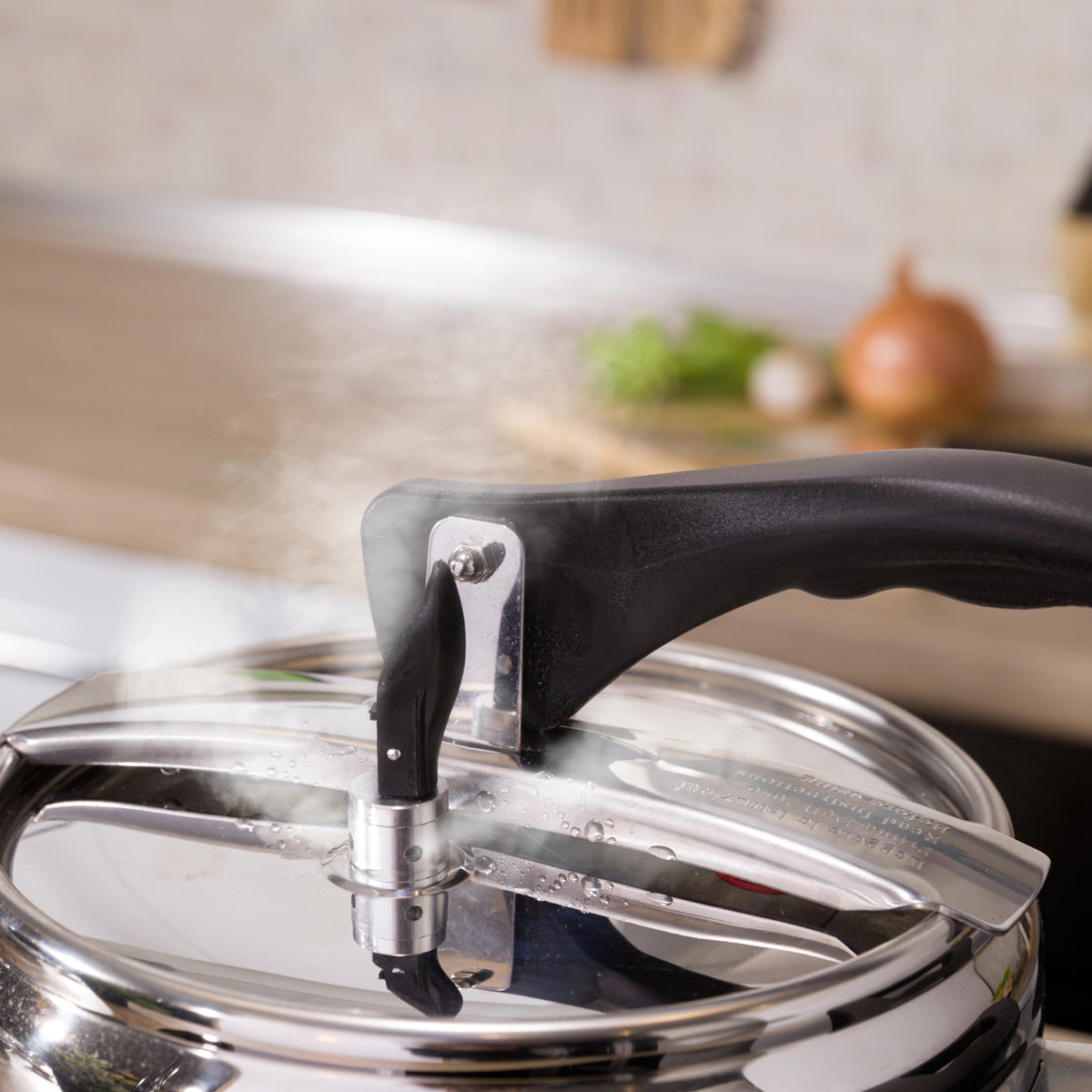 PRESSURE COOKER 5L BLACK HANDLES EXCLUSIVE STEEL WITH BLACK HANDLES 5L / SILVER