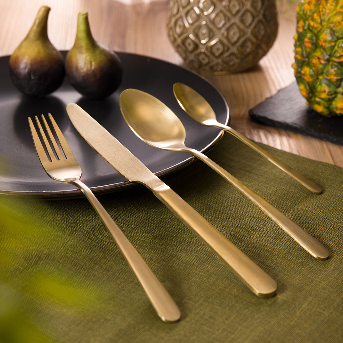 SET OF 24 GOLD CUTLERY S/24 / GOLD