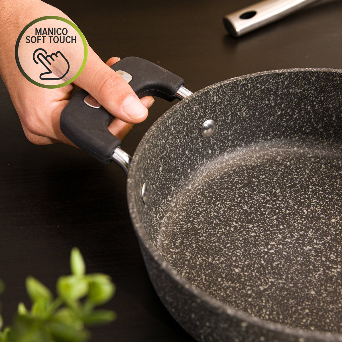 NEW PETRA DARK SAUTÉ PAN 24 CM WITH GLASS LID GRAY 24CM / GREY